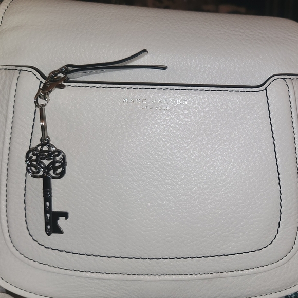 Marc Jocobs Empire city leather messenger bag. - Picture 8 of 8